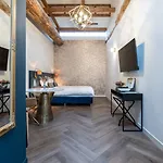Grapelli Boutique 4*