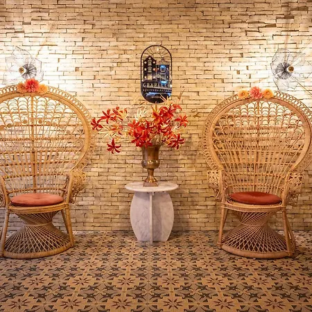 Grapelli Boutique 4*