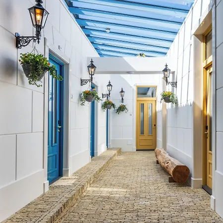 Grapelli Boutique Hotel 4*