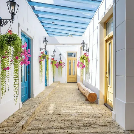 Grapelli Boutique Hotel 4*