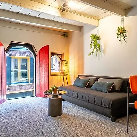 Grapelli Boutique 4*