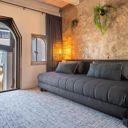 Grapelli Boutique 4* アルクマール